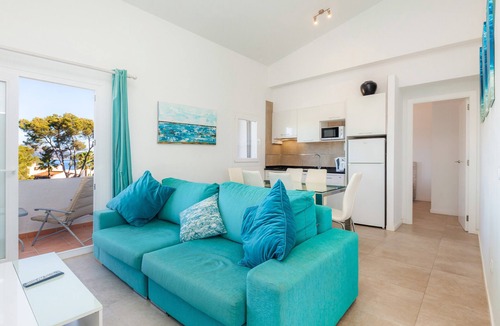Mal Pas-Bon Aire House | Vacation Apartments 'Trevol Suits' with Sea Views, Wi-Fi, Air Conditioning, Sleeps 7