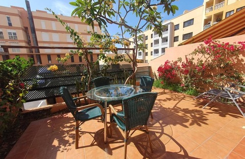 El Medano Apartment | Vacation Apartment 'Alquilaencanarias Duplex Beach' with Balcony and Wi-Fi