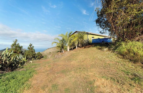Tegueste Apartment | Vacation Apartment 'Casa Lomo El Aire Laurel' with Sea View, Shared Pool and Wi-Fi