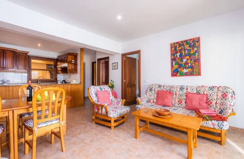 Es Pelats Apartment | Vacation Apartment "Maritim" with Sea & Mountain Views, Wi-Fi, and Terrace