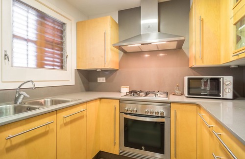 Canet de Mar Apartment | Vacation Apartment "Playa de Canet 1" with Balcony and Wi-Fi