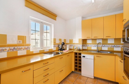 Balito Apartment | Vacation Apartment 'Casa Los Caideros' with Sea View, Shared Pool and Wi-Fi
