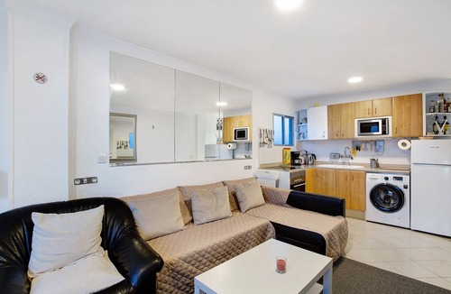 Playa del Ingles Apartment | Vacation Apartment 'Los Molinos 538' with Sea View, Private Pool and Wi-Fi
