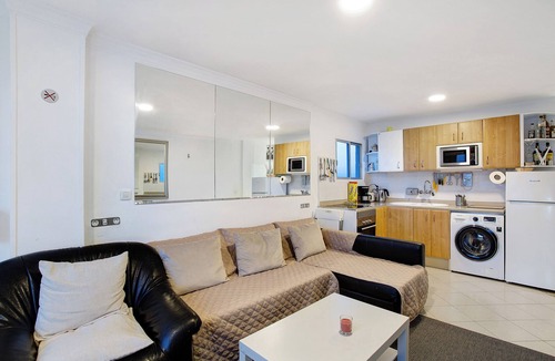 Playa del Ingles Apartment | Vacation Apartment 'Los Molinos 538' with Sea View, Private Pool and Wi-Fi