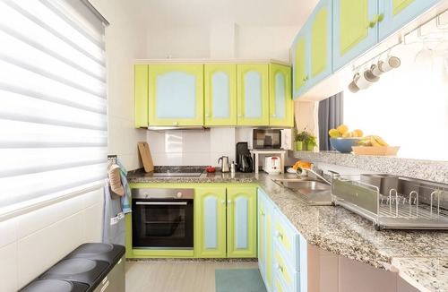 La Jaca Apartment | Vacation Apartment 'South Side Paradise' with Sea View, Balcony and Wi-Fi