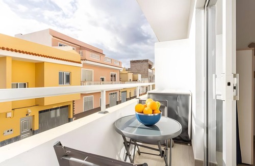 La Jaca Apartment | Vacation Apartment 'South Side Paradise' with Sea View, Balcony and Wi-Fi