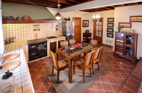 El Islote Villa | Vacation 'El Islote' with Mountain View, Private Pool and Wi-Fi