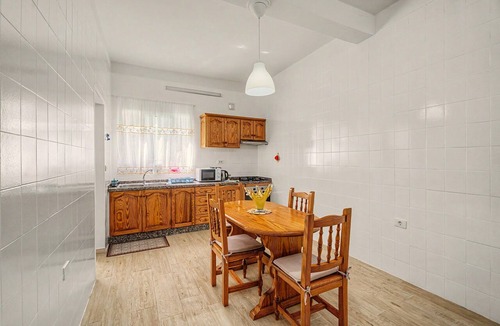 San Isidro House | Vacation Home 'Casa Abuela' with Private Terrace and Wi-Fi