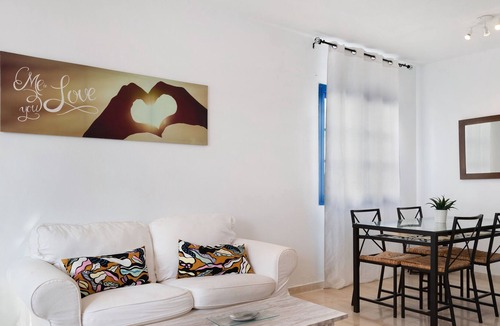Playa Blanca House | Vacation Home "Casa Katy" near Beach with Private Terrace & Wi-Fi