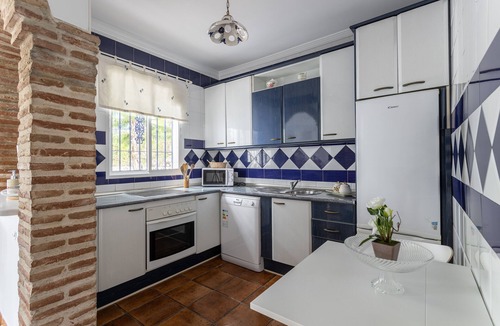 Frigiliana House | Vacation Home "El Valle de Arantxa" with Mountain View, Pool & Wi-Fi