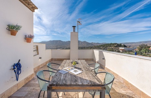 Murchas House | Vacation Home "El Valle Verde" with Mountain View, Private Terrace & Wi-Fi