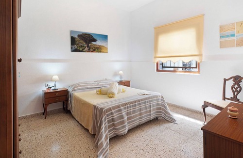 Las Arenas House | Vacation Home "Casa Burgado" with Sea View, Private Terrace & Wi-Fi