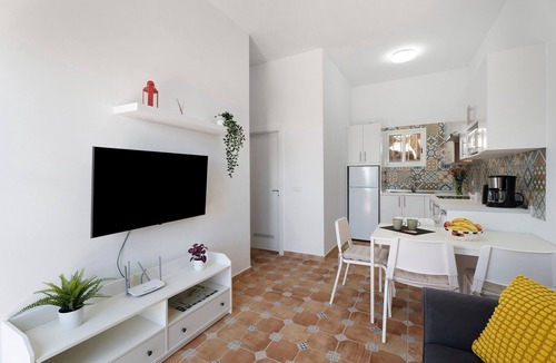 San Miguel de Abona House | Vacation Home 'La Sabina De Manuel2' with Sea View, Private Terrace and Wi-Fi