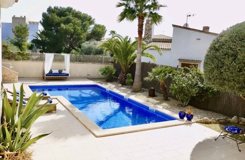 Cala Santany House | Vacation Home "Ocean Blues" with Private Pool, Shared Terrace & Wi-Fi