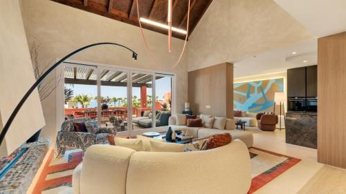 Gualdalmansa House | VACATION MARBELLA I The Signature Penthouse, Best Flat in Estepona, Sea View, Sauna, Communal and Indoor Pool, Gym, Private Heated Jacuzzi, Cutting-edge Amenities, High-End Renovation