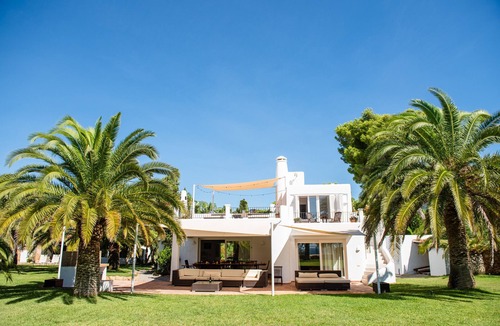 Santa Eulalia del Rio Villa | Villa, 8BR, Sea views, walk to the beach, pool house