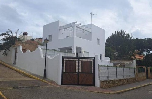 Punta Umbria Villa | Villa Alhamar con piscina climatizada privada