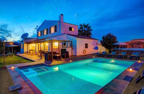 Cap d'Artrutx Villa | Villa Bonaventura by Villa Plus
