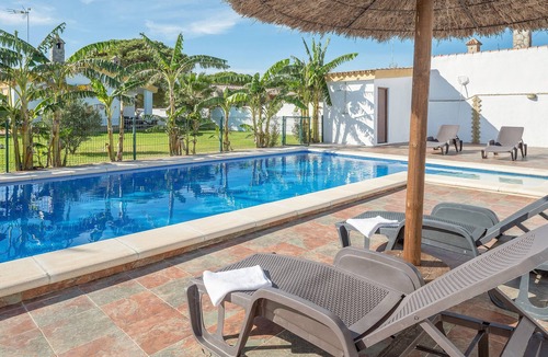 Campano House | Villa "Casa Layda" for Families with Outdoor Pool, Wi-Fi, and Air Conditioning