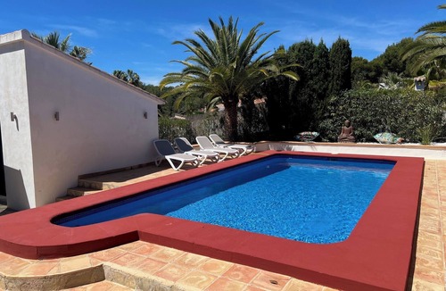 Pinar del Advocat Ski Chalet | VILLA CHIC | Private pool | close to town and beach (1,5 km. aprox.)