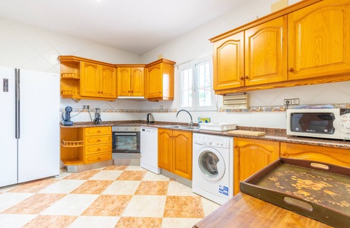 Casas de Torrat Villa | Villa 'Costeres' with Private Pool, Wi-Fi and Air Conditioning