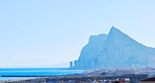La Linea de la Concepcion Villa | Villa de Lujo en Santa Margarita