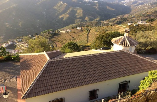 Sayalonga Villa | Villa El Chaparro with heated pool (Sea and Mountain)