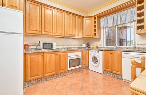 Frigiliana Villa | Villa 'El Peli' with Sea View, Wi-Fi and Air Conditioning