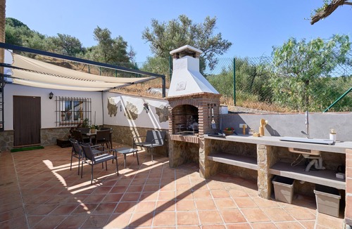 Rio Velez Villa | Villa 'El Rincón de Esther' with Sea Views, Wi-Fi, and Air Conditioning