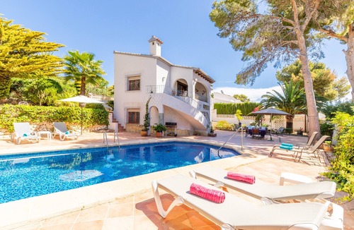Moravit Villa | Villa 'Feliz ' with Private Pool, Wi-Fi and Air Conditioning