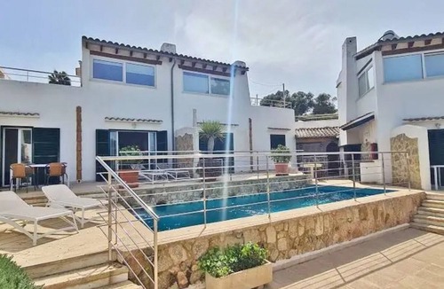 Cala d'Or Apartment | Villa half with pool *Family and dog-friendly vacation apartment