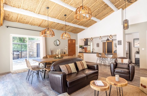 Pougnadoresse House | Villa La Roche Rouge