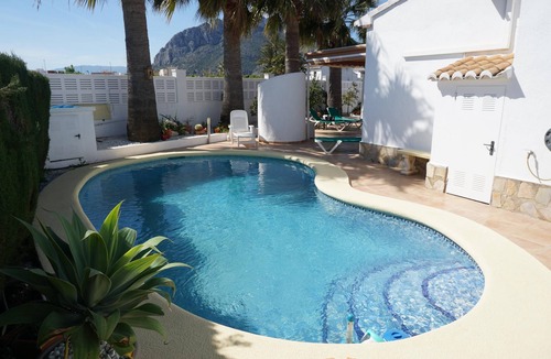 Els Poblets Ski Chalet | Villa LILAS in Els Poblets