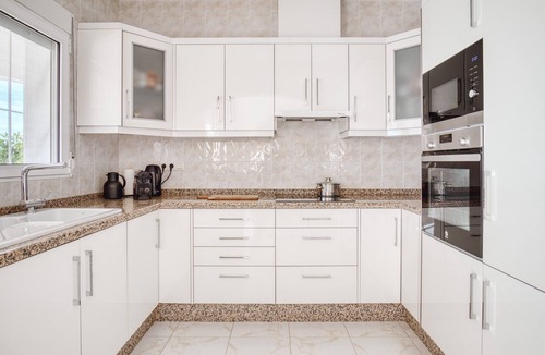 Arnella Villa | Villa 'Mar' with Sea View, Wi-Fi and Air Conditioning