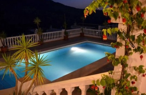 Periana House | Villa mit Blick auf das Wasser by Interhome