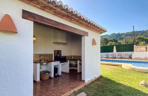 Aduanas Ski Chalet | Villa near beach & town on foot