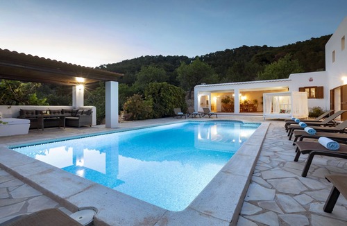 Sant Josep de sa Talaia Villa | Villa Near Ibiza Town-San Antonio Sleeps 14
