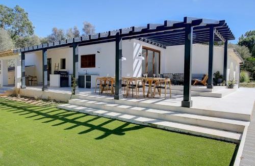 Puigpunyent Villa | Villa Roca Verde by Slow Villas
