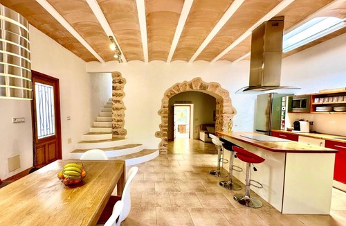 Sant Josep de sa Talaia Villa | Villa 'Saljub De Can Sergent' with Mountain View, Wi-Fi and Air Conditioning