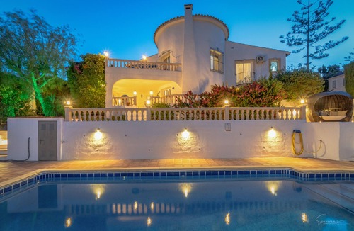 La Sabatera Villa | VILLA SERENE, Moraira 4 ensuite bedrooms, walking distance to shops, restaurants