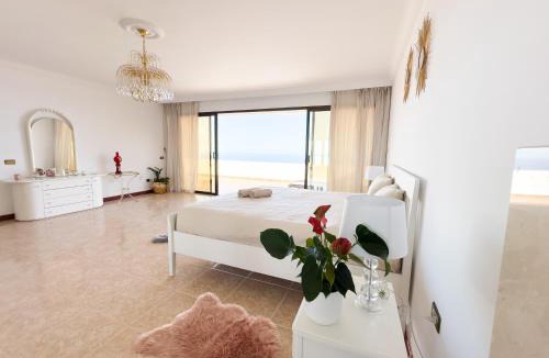 Montijos Villa | Villa SOHLARA