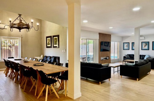 Jerez de la Frontera Villa | Villa Sol y Vino I Piscina Salada I Jacuzzi Spa I BBQ I PS5 I Aircon I Luxury & Privacy Jerez