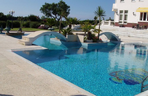 Mogro House | Villa sol y jardin