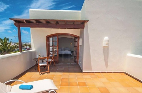 Montana Roja Villa | Villa Valentina - Faro Park by Villas Now