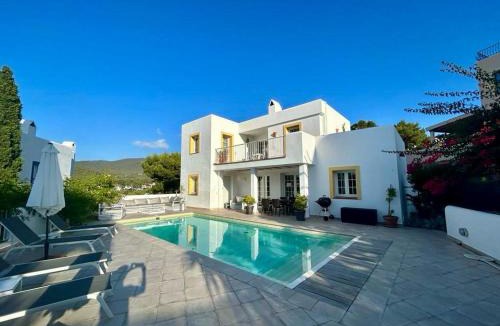 Cala Vadella Villa | Villa with Pool, 5min to beach Casa Mimosa