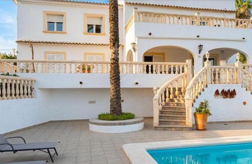 Arnella Villa | Vista Portet, sleeps 10, Private Pool, Sea Views, Squash, 1 km from El Portet beach
