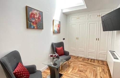 Centro Apartment | Vive la Plaza Mayor, Salamanca: Exclusive duplex with 3 balconies overlooking the Plaza itself