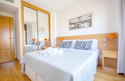 Rejas Hotel | Waterfront Campezo