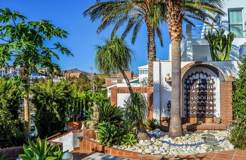 Torre de Benagalbon Bed & Breakfast | Wees Welkom bij Casa Hermosa en Geniet in een Oase van Rust