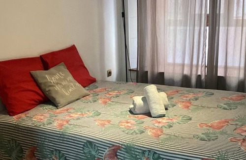 Capuchinos Apartment | Welcoming 2-bedroom studio with AC in Malaga city center